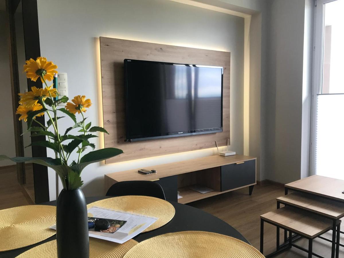 Apartament No82 Yellow Holiday Home Zator Buitenkant foto